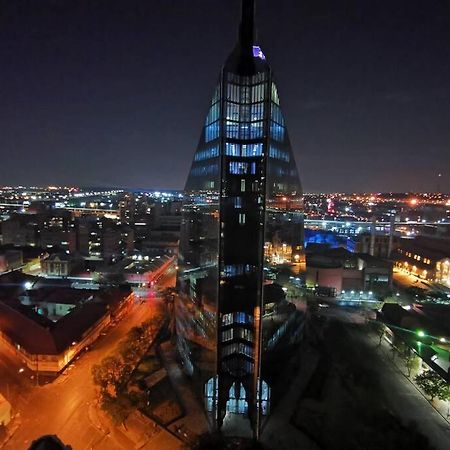 1507-Amazing Views & Unique Joburg Cbd Luxury Apartment Йоханесбург Екстериор снимка