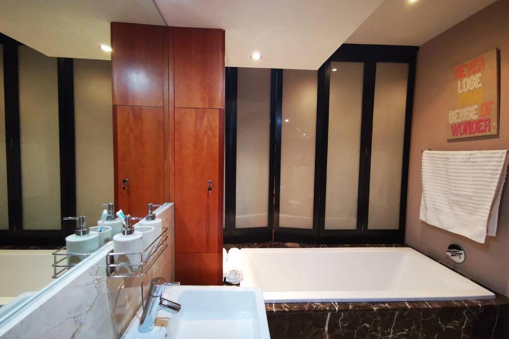1507-Amazing Views & Unique Joburg Cbd Luxury Apartment Йоханесбург Екстериор снимка