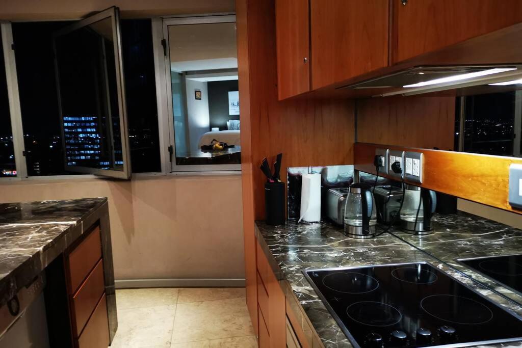 1507-Amazing Views & Unique Joburg Cbd Luxury Apartment Йоханесбург Екстериор снимка