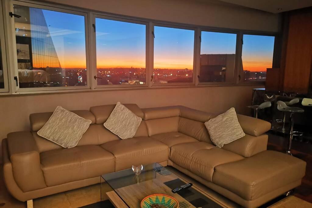1507-Amazing Views & Unique Joburg Cbd Luxury Apartment Йоханесбург Екстериор снимка